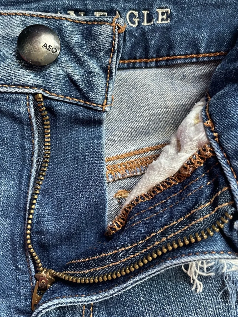 🦅AEO•Hi•Rise•Shortie - LacePocket JeanShorts 💗